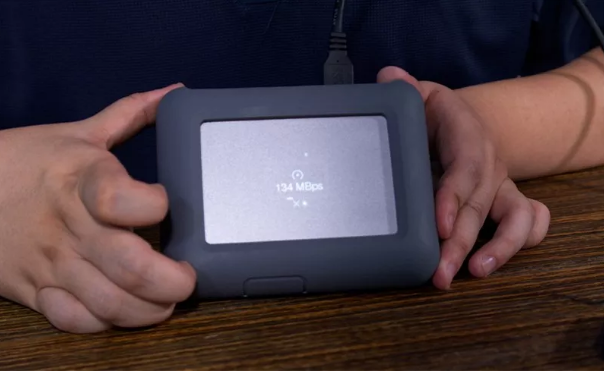 有它，誰還用電腦備份素材?!