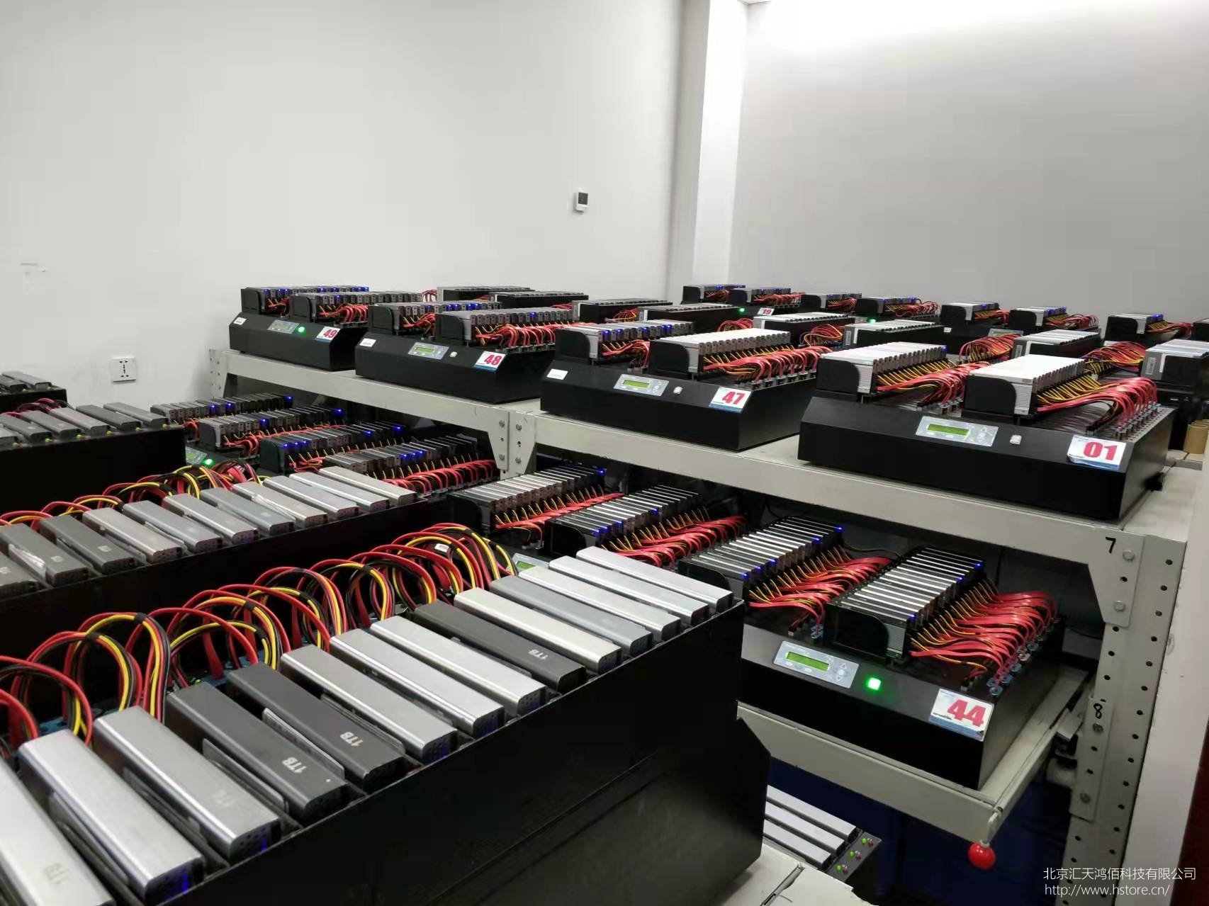 硬盤數據批量復制的最佳工具:硬盤拷貝機